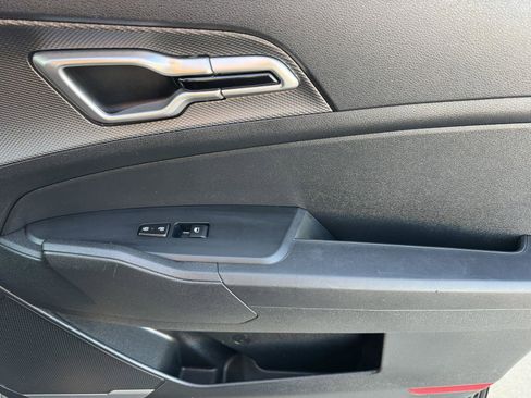 Used 2024 Kia Sportage LX image 9