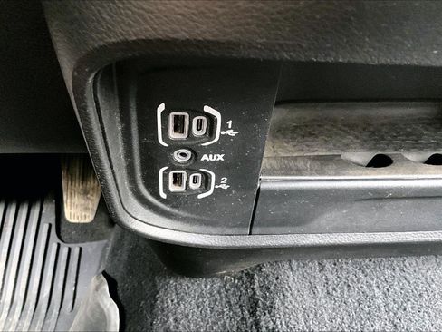 Used 2024 RAM 3500 Tradesman w/ Chrome Appearance Group image 33