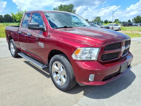 Used 2019 RAM 1500 Express w/ Express Value Package AWD/4WD image 3