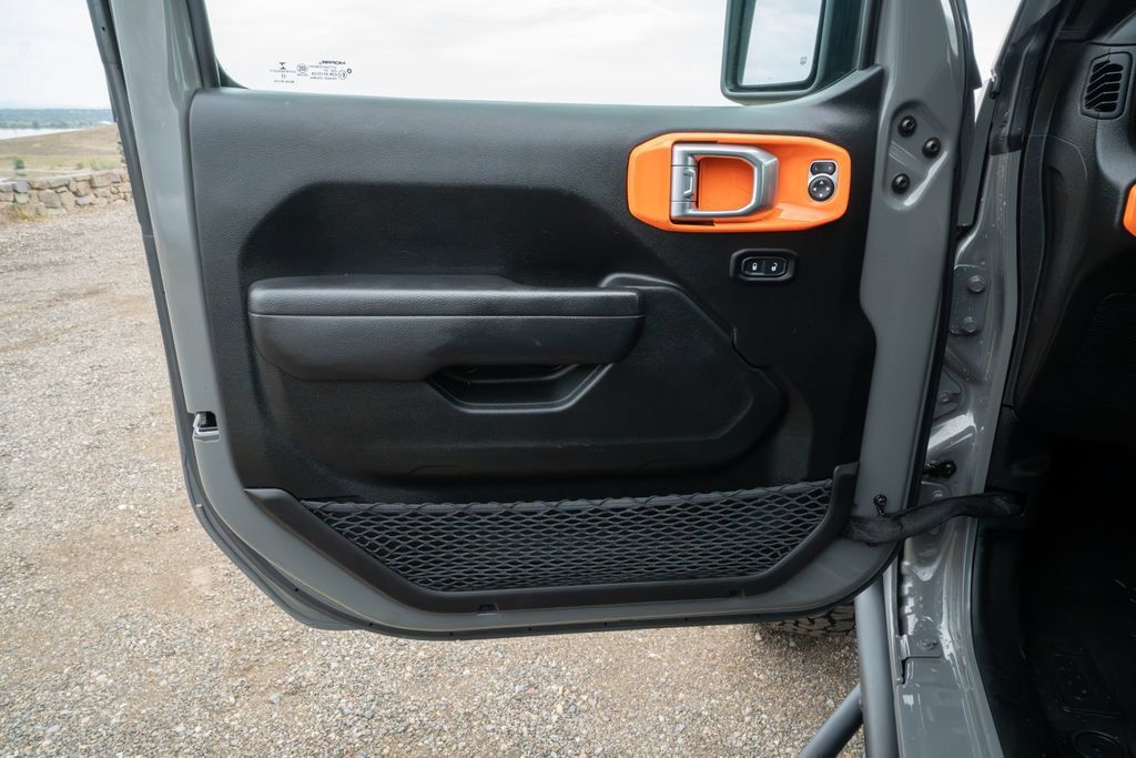 Used 2022 Jeep Gladiator Sport AWD/4WD image 10