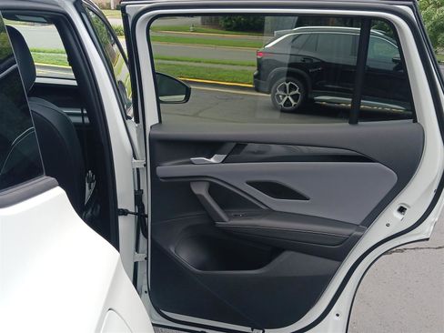 New 2025 Volkswagen Tiguan SE R-Line image 34