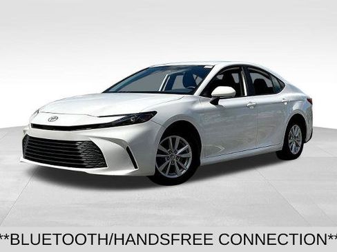 Used 2025 Toyota Camry LE FWD image 3