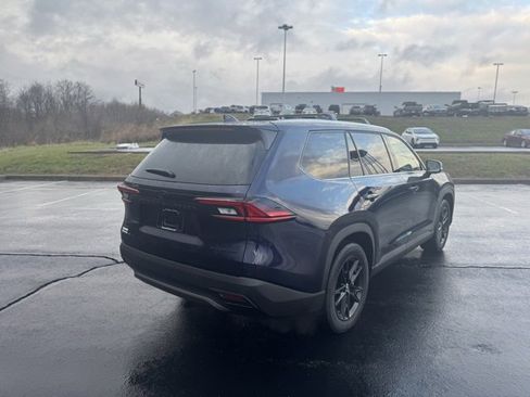 New 2026 Toyota Grand Highlander Platinum image 3