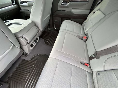 Used 2023 Chevrolet Silverado 1500 LT image 11