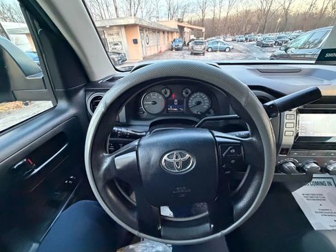 Used 2015 Toyota Tundra SR image 25