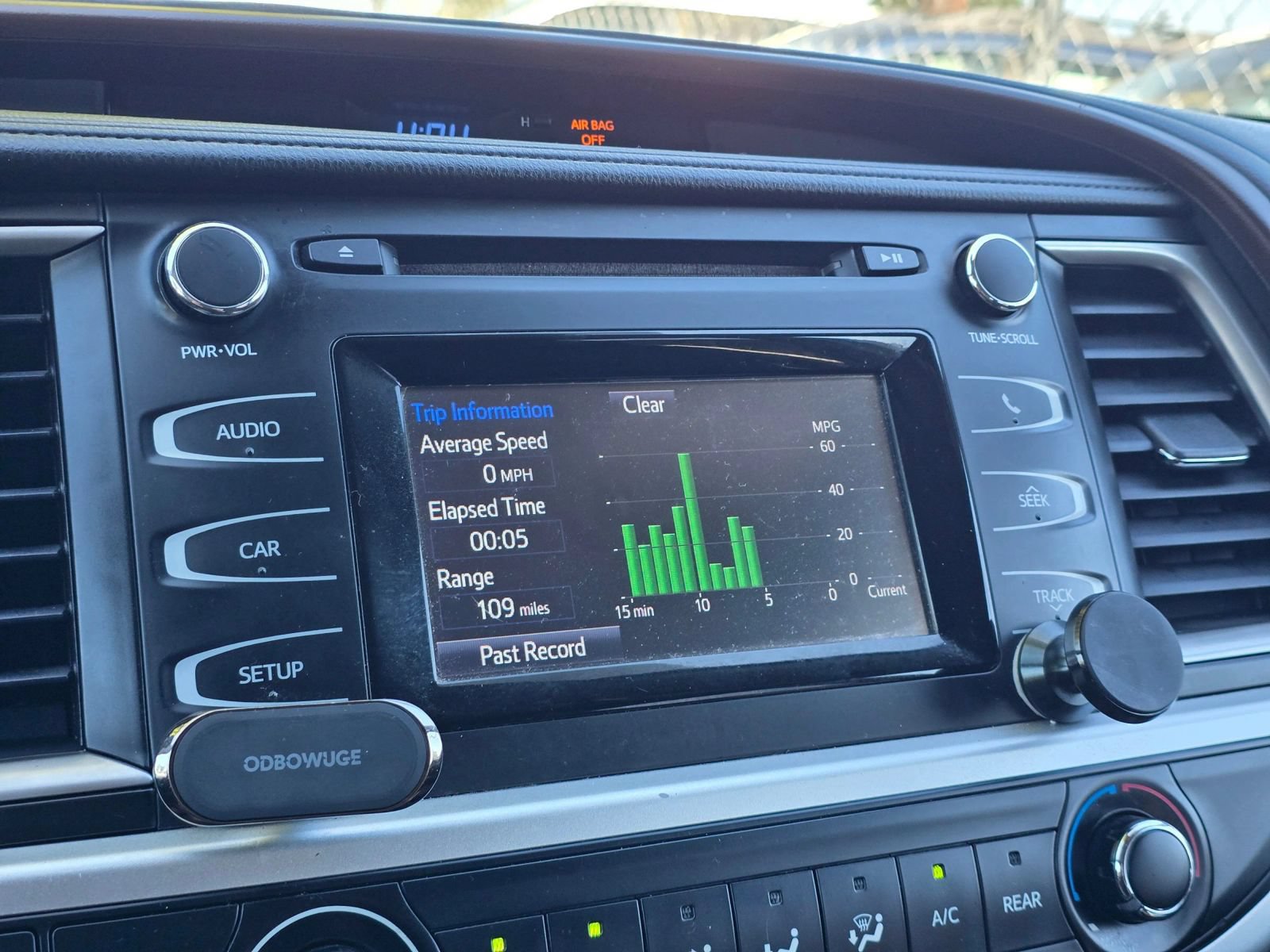 Used 2019 Toyota Highlander LE FWD image 28
