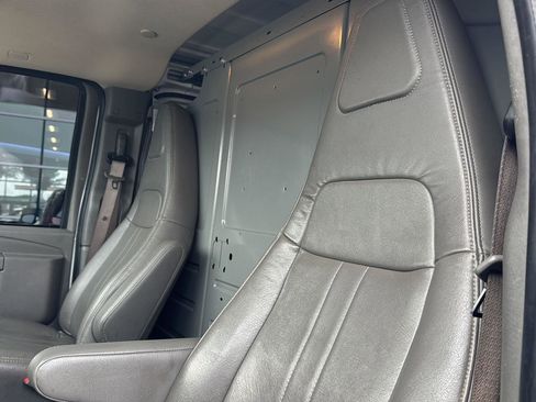 Used 2023 GMC Savana 2500 w/ Driver Convenience Package image 18