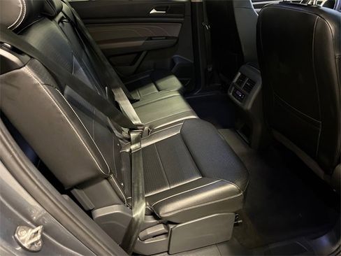 Certified 2022 Volkswagen Atlas SE image 12