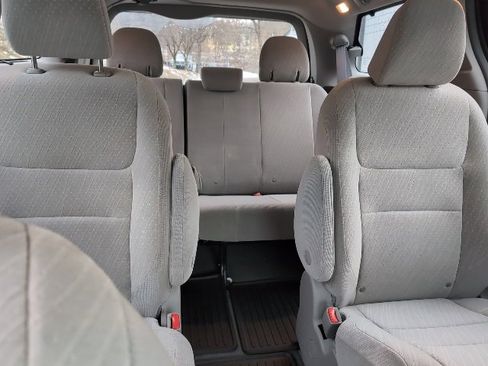 Used 2019 Toyota Sienna LE image 27