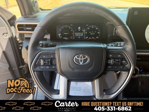 Used 2025 Toyota 4Runner Limited w/ Tow Technology Package AWD/4WD image 17