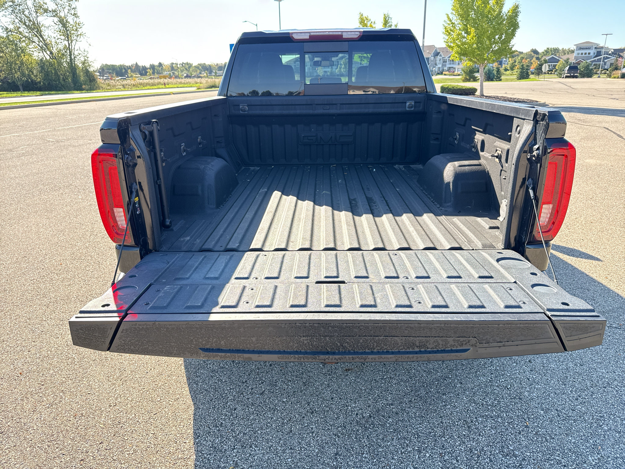 Used 2019 GMC Sierra 1500 SLT w/ SLT Premium Plus Package AWD/4WD image 12