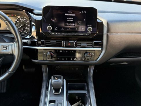 Used 2025 Nissan Pathfinder SV FWD image 13