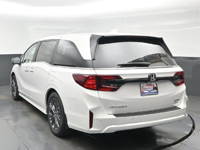 New 2027 Honda Odyssey Touring image 4