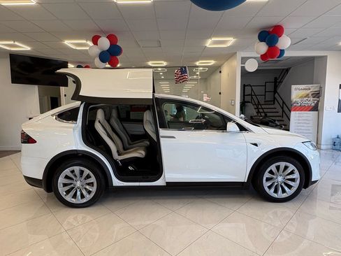 Used 2019 Tesla Model X AWD/4WD image 7
