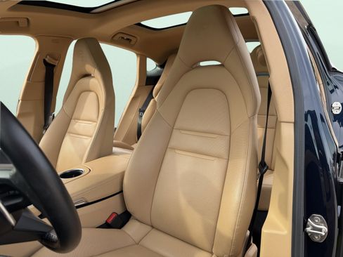 Used 2023 Porsche Panamera 4 Platinum Edition image 3