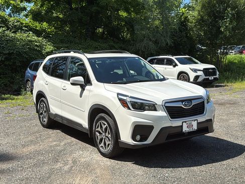 Certified 2021 Subaru Forester Premium AWD/4WD image 3
