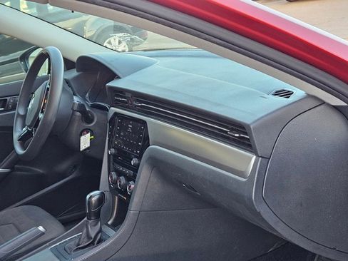 Used 2020 Volkswagen Passat 2.0T S image 18