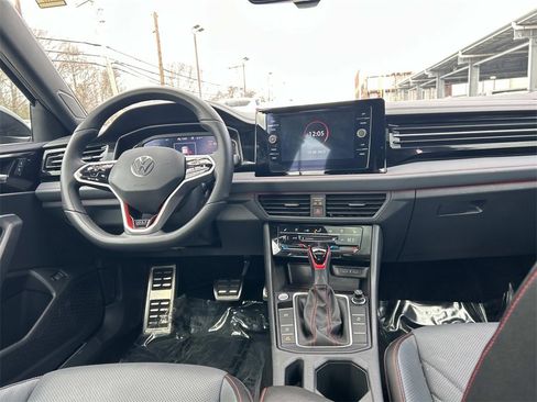 Used 2025 Volkswagen Jetta GLI Autobahn image 16