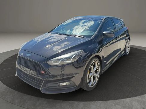 Used 2015 Ford Focus ST w/ Equipment Group 402A FWD image 3