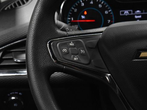 Used 2017 Chevrolet Cruze LT w/ LT Convenience Package FWD image 7