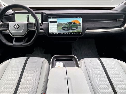 Used 2025 Rivian R1T Adventure image 15