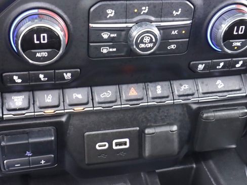 Used 2020 Chevrolet Silverado 3500 High Country w/ Z71 Off-Road Package AWD/4WD image 27