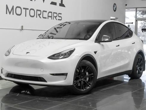 Used 2021 Tesla Model Y Long Range AWD/4WD image 9