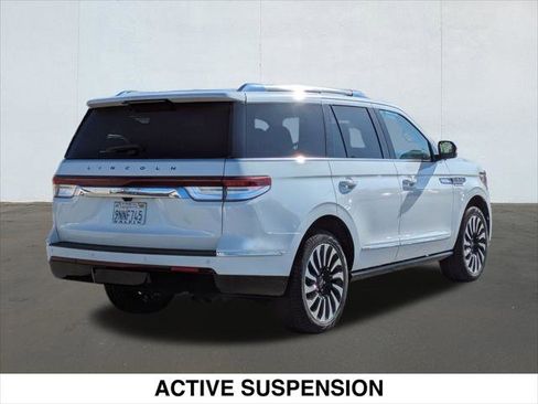 Used 2024 Lincoln Navigator Black Label image 5