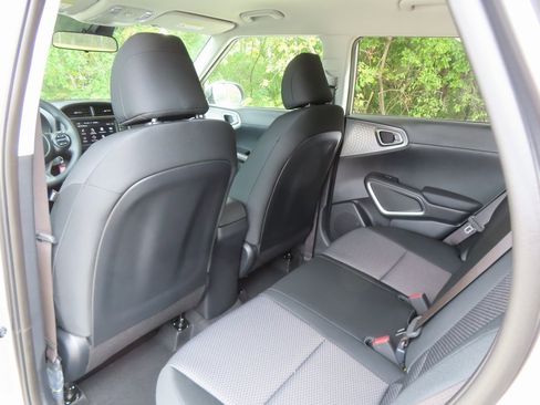 New 2025 Kia Soul LX image 18