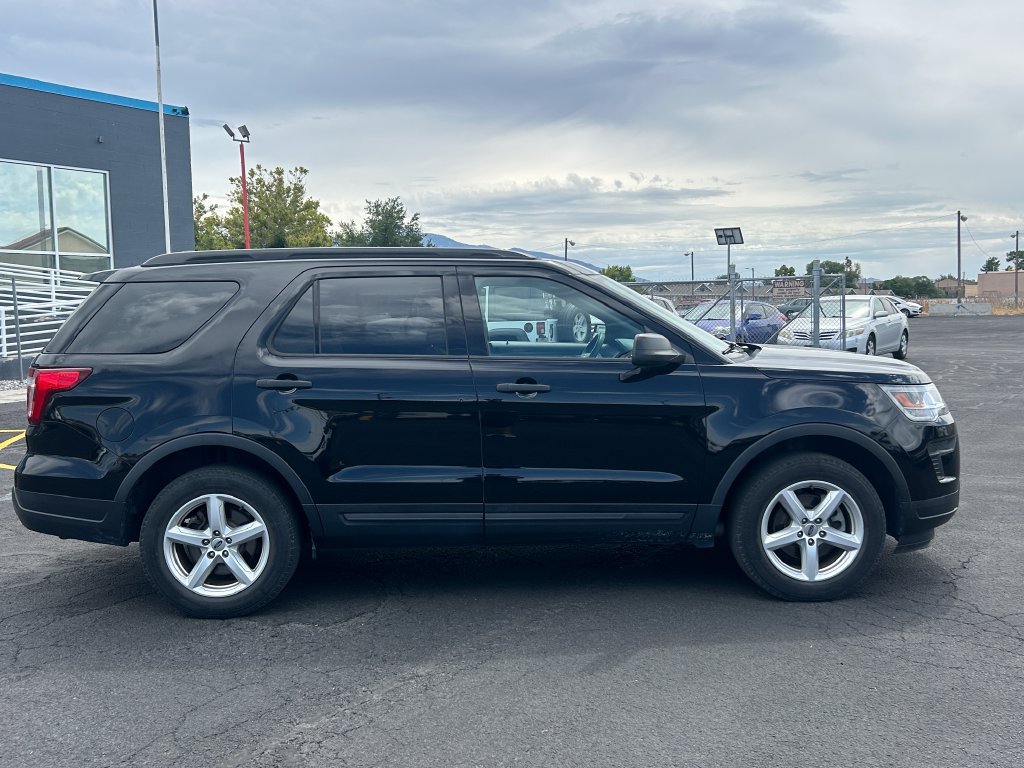 Used 2018 Ford Explorer 4WD w/ Class II Trailer Tow Package image 2
