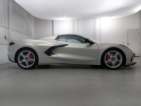 Used 2023 Chevrolet Corvette Stingray Preferred Conv w/ Z51 Performance Package RWD image 8