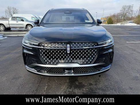 Used 2024 Lincoln Nautilus Reserve image 2