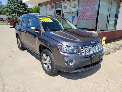 Used 2017 Jeep Compass High Altitude AWD/4WD image 3