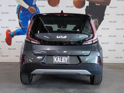 Used 2025 Kia Soul LX image 22
