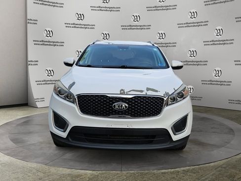 Used 2016 Kia Sorento LX w/ LX Convenience Package image 8