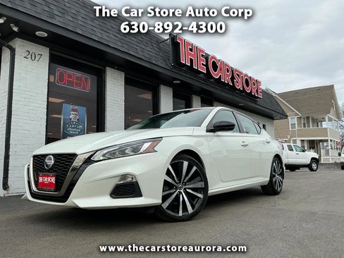 Used 2021 Nissan Altima 2.5 SR w/ SR Premium Package image 1