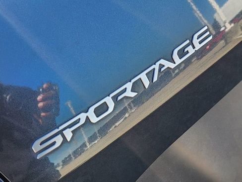 Used 2025 Kia Sportage EX image 12
