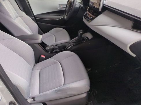 Certified 2025 Toyota Corolla SE image 30