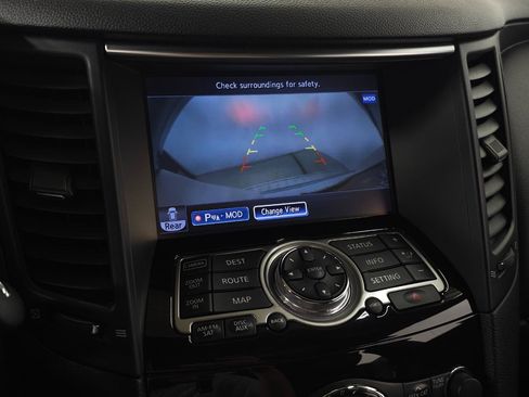 Used 2017 INFINITI QX70 AWD w/ Premium Package image 25