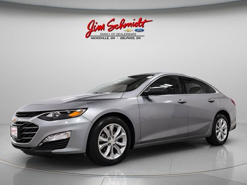 Used 2025 Chevrolet Malibu LT image 3