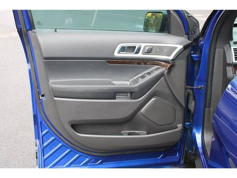 Used 2014 Ford Explorer Limited w/ Equipment Group 302A AWD/4WD image 7