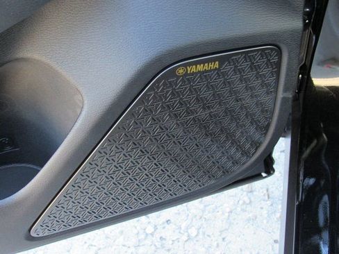 New 2025 Mitsubishi Outlander SE FWD image 12