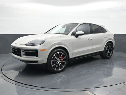 Certified 2025 Porsche Cayenne S AWD/4WD image 1