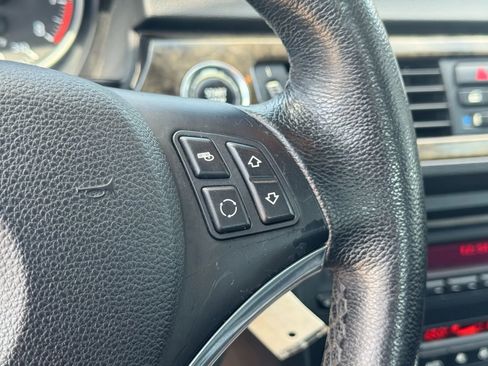 Used 2009 BMW 328i Convertible image 32