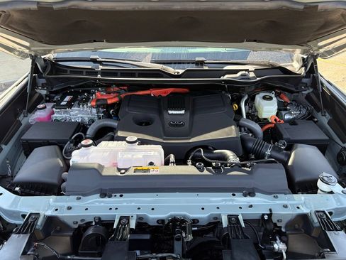 New 2026 Toyota Tundra Platinum AWD/4WD image 12
