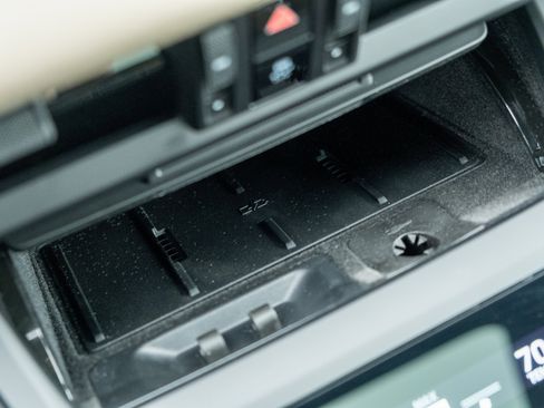 New 2026 Porsche Macan 4 Electric image 23