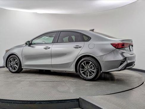 Used 2024 Kia Forte LXS w/ LXS Technology Package image 6