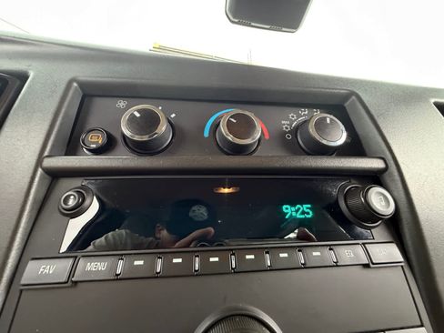 Used 2024 Chevrolet Express 3500 LT w/ LT Preferred Equipment Group RWD image 33