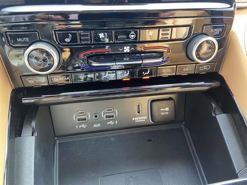 Used 2023 Jeep Grand Cherokee Summit image 26