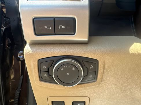 Used 2019 Ford F150 Lariat w/ Equipment Group 502A Luxury AWD/4WD image 12
